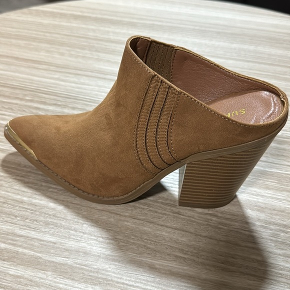 Sun + Stone shoe in color brown and size 9. - Picture 5 of 5